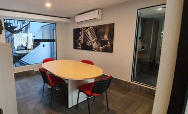 OFICINA AMUEBLADA EN RENTA EN BOCA DEL RIO TIPO COWORKING DE LUJO FRENTE AL MAR / ARLETTE FLORES