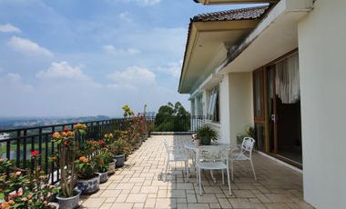 RUMAH MEGAH NUANSA VILLA at NORTRIDGE GOLF SENTUL CITY BOGOR