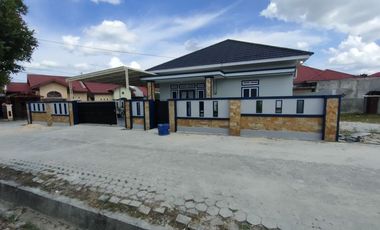RUMAH MEWAH HARGA MURAH DI KOMPLEK CLUSTER DI DELIMA