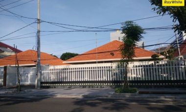 Dijual Rumah Lokasi Strategis Cocok Untuk Usaha Di Jl. Wijaya Kusuma