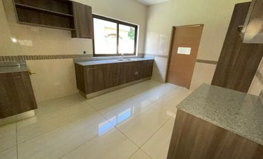 VENTA CASA ESTRENAR EN CLAYTON 649 M2TERRENO EN CLAYTON FOREST
