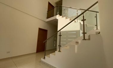 VENTA CASA ESTRENAR EN CLAYTON 649 M2TERRENO EN CLAYTON FOREST