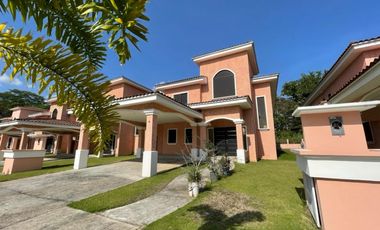 VENTA CASA ESTRENAR EN CLAYTON 649 M2TERRENO EN CLAYTON FOREST