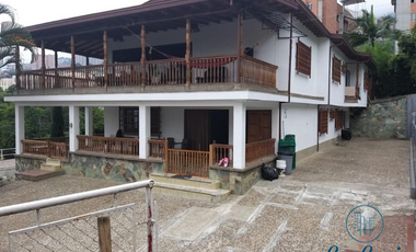 Casa-Finca en Venta Ubicado en Medellín Codigo 8928