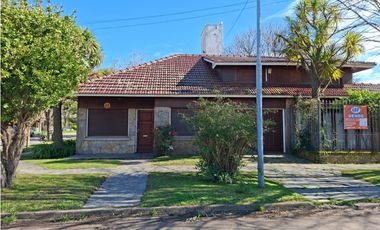 MOGOTES; GRAN CHALET  SOBRE DOS LOTES