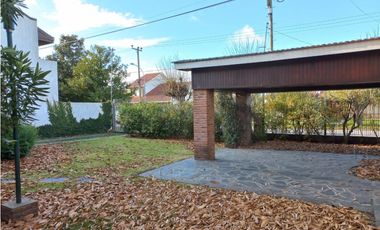 MOGOTES; OPORTUNIDAD! AMPLIO CHALET S/ 2 LOTES + LOTE DE PARQUE