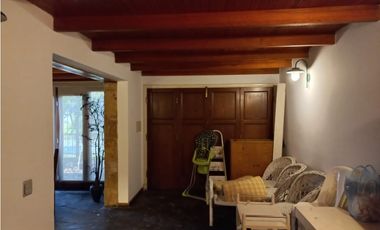 MOGOTES; OPORTUNIDAD! AMPLIO CHALET S/ 2 LOTES + LOTE DE PARQUE