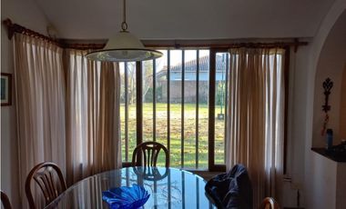 MOGOTES; OPORTUNIDAD! AMPLIO CHALET S/ 2 LOTES + LOTE DE PARQUE