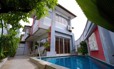 Bask in Luxurious Living: Upscale 3 Bedroom Townhouse in Si Sunthon, Phuket