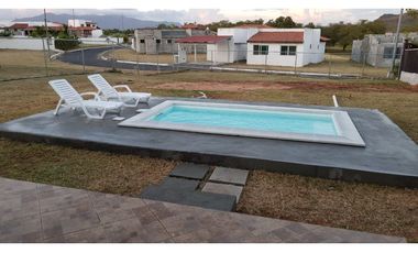 Venta de casa con piscina en Malibu Lakes, Chame