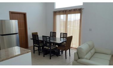 Venta de casa con piscina en Malibu Lakes, Chame