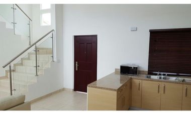 Venta de casa con piscina en Malibu Lakes, Chame