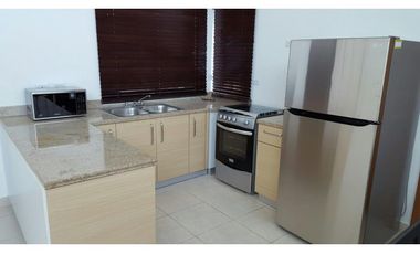 Venta de casa con piscina en Malibu Lakes, Chame