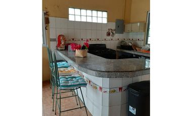 CASA DE PLAYA CON PISCINA NUEVA GORGONA