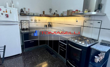 CASA - VENTA - MULTIFAMILIAR - CON LOCAL COMERCIAL