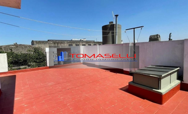 CASA - VENTA - MULTIFAMILIAR - CON LOCAL COMERCIAL