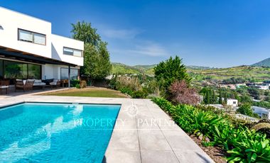 Casa moderna con linda vista y jardín en La Reserva