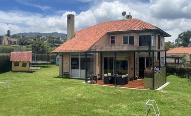 casa en venta en macadamia. Cod V8408271