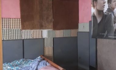 EN VENTA CASA CON EDIFICACION, DE GRANDES DIMENSIONES EN FLORENCIO VARELA, 150 M2 EDIFICADOS CON 300 M2 DE TERRENO IDEAL VARIAS FAMILIAS