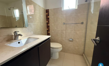 apartamento en arriendo/venta en riomar. Cod A487