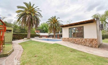 EN VENTA  - CASA DE 4 DORMITORIOS CON PILETA TERRENO 2900 MTS - GARITA 14. FUNES