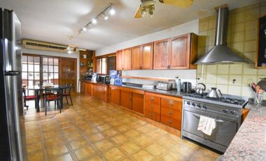 EN VENTA  - CASA DE 4 DORMITORIOS CON PILETA TERRENO 2900 MTS - GARITA 14. FUNES