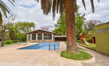 EN VENTA  - CASA DE 4 DORMITORIOS CON PILETA TERRENO 2900 MTS - GARITA 14. FUNES