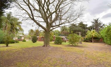 EN VENTA  - CASA DE 4 DORMITORIOS CON PILETA TERRENO 2900 MTS - GARITA 14. FUNES