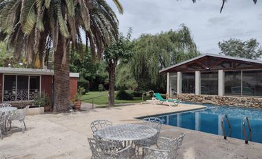 EN VENTA  - CASA DE 4 DORMITORIOS CON PILETA TERRENO 2900 MTS - GARITA 14. FUNES