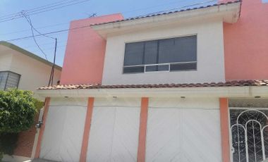 Hermosa Casa Con Buenos Acabados En La Zona De Xillotzingo
