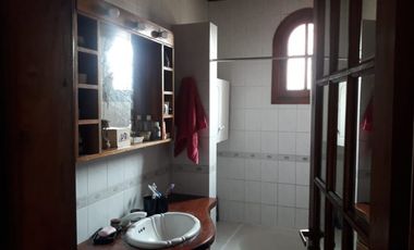 Chalet En Venta. 4 Ambientes Sobre Lote De 300 Mts.
