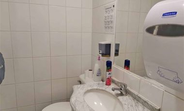Amplia oficina,3 privados,3 baños, 3 estac. ascensor