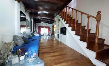 IMPORTANTE CHALET SOBRE 2 LOTES EL PALOMAR.