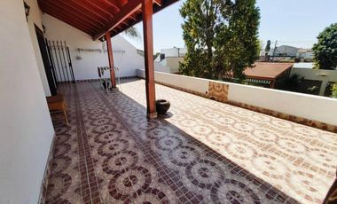 IMPORTANTE CHALET SOBRE 2 LOTES EL PALOMAR.