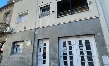 PH en venta de 4 dormitorios c/ cochera en Villa Buenos Aires