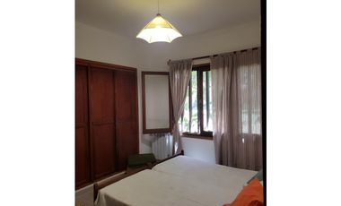 Casa 4 ambientes con gran parque