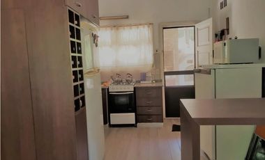 Casa 4 ambientes con gran parque