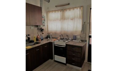 Casa 4 ambientes con gran parque