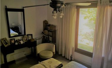 Casa 4 ambientes con gran parque