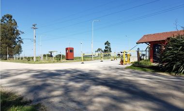 Casa 4 ambientes con gran parque