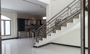 Dijual Rumah Mewah di Pontianak, Parit H Muksin 2, Ahmad Yani 2