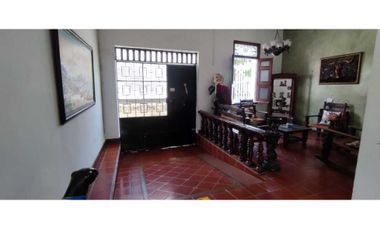 VENDO HERMOSA CASA EN SAN CAYETANO, A UNA CUADRA DE LA CALLE 5