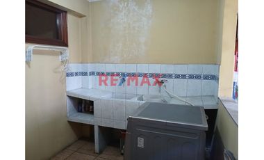 Venta Departamento Amoblado 2° Piso Urb. La Perla