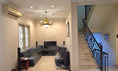 Disewakan Rumah Manyar Dekat SIS BBS School Pantai Indah Kapuk