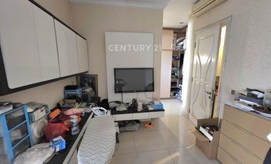 Disewakan Rumah Manyar Dekat SIS BBS School Pantai Indah Kapuk