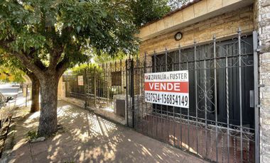 Casa en venta Barrio Altos de Vélez Sársfield dos dormitorios garage usd 67.000.-