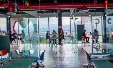 TRABAJA EN TU PROPIO ESPACIO  EN ESTAS OFICINAS EN ALTOS ESMERALDA!