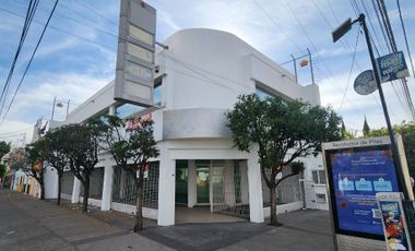 Edifico en Renta (locales y oficinas) uso de suelo comercial en Guadalajara