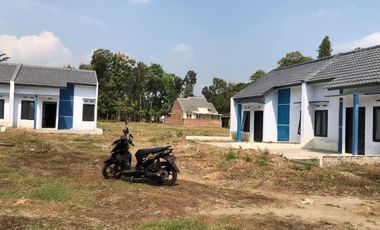 Rumah bersubsidi di dekat RS HVA tulungrejo pare kediri