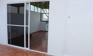 CASA EN CONDOMINIO EN VENTA A ORILLA DEL LAGO 